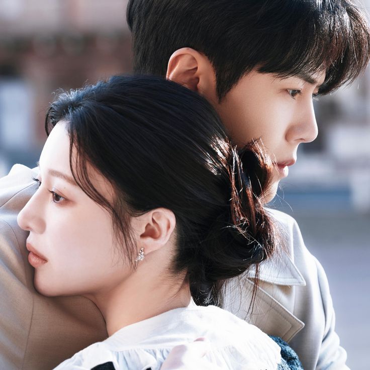 Cô Ấy Cùng Sao Trời Mà Đến