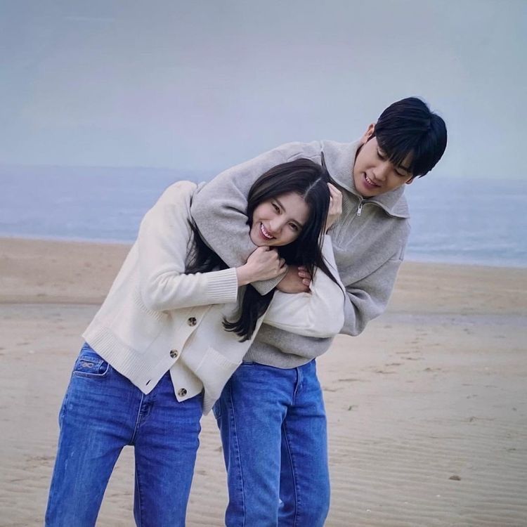 Trợ Lý AI, Chồng Tôi Và Cuộc Hôn Nhân Ba Người