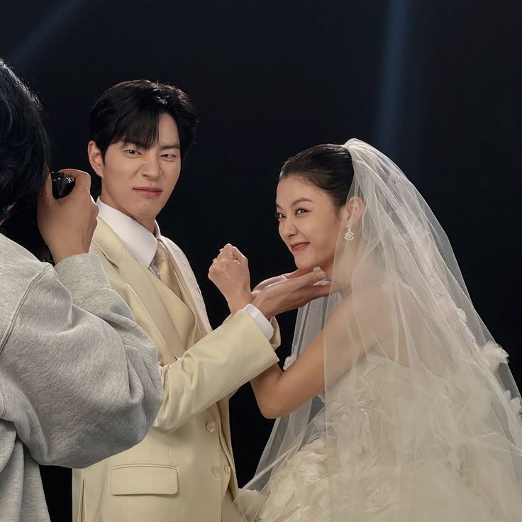 TÌNH CŨ LẠI LÀ SẾP CỦA TÔI