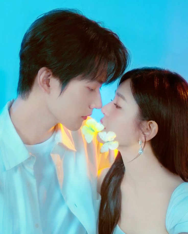 Anh Ấy Gọi Tôi Là Chị