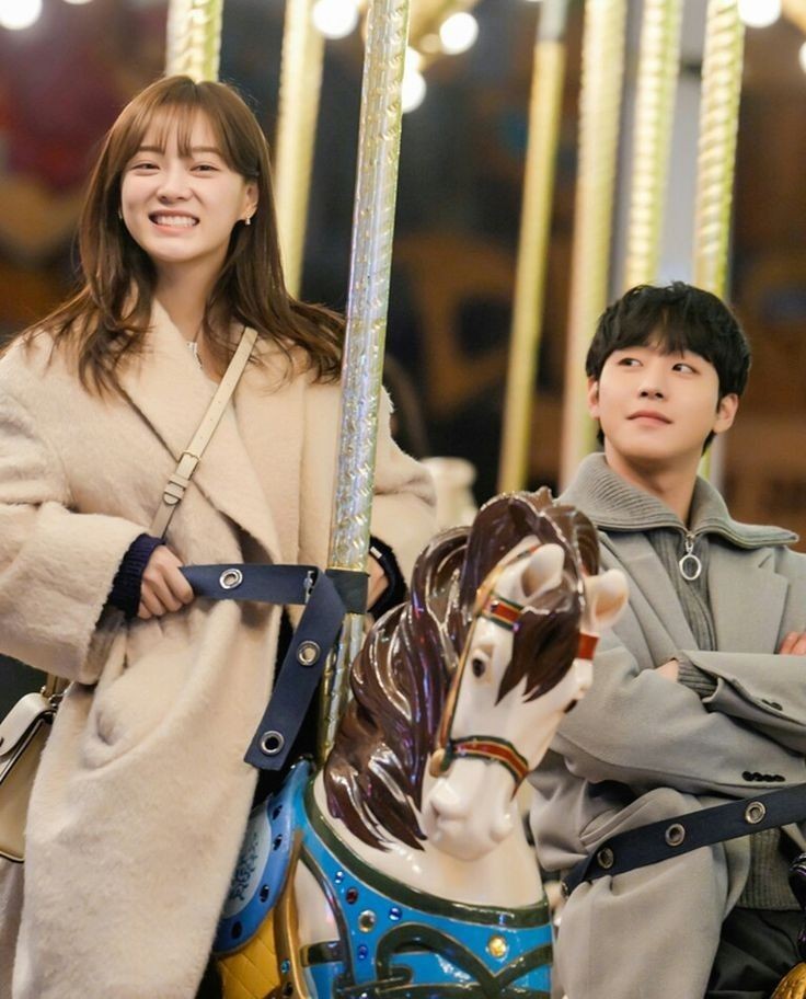 VỢ NHỎ CỦA TRẦN NHƯỢNG LỄ